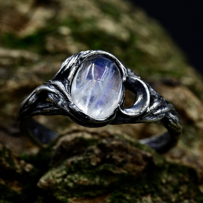 Elegant Gothic Ring with Moonstone Gemstone