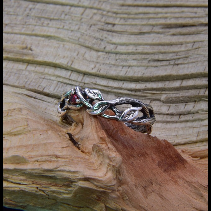 Twisting Vine: Sterling Silver Band with Nature-Inspired Design