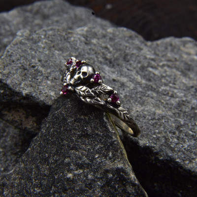 Dark Fantasy Tree Branch Ring with Ruby Skull for Women, Dark Nature Engagement Ring with Gothic Style, Pagan Wedding Ring for Her