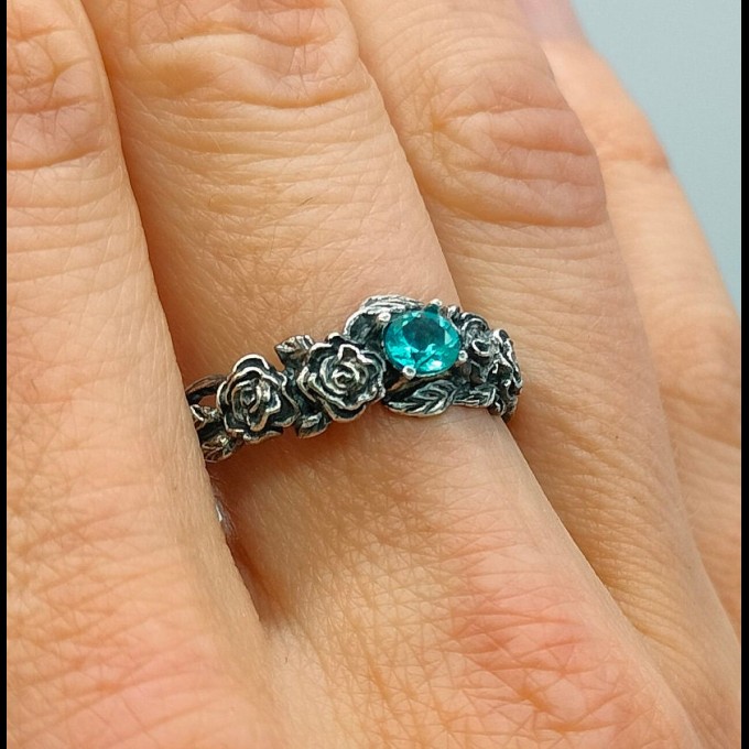 Twisted Silver Ring with Aquamarine Sparkle