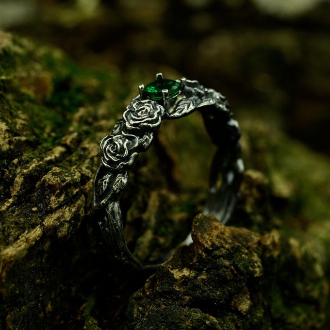 Dragon Scale Gothic Ring with Enchanted Emerald