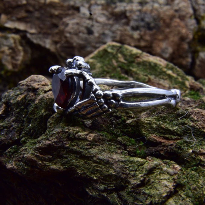 Black Onyx Gothic Ring – Mystical Silver Statement Jewelry