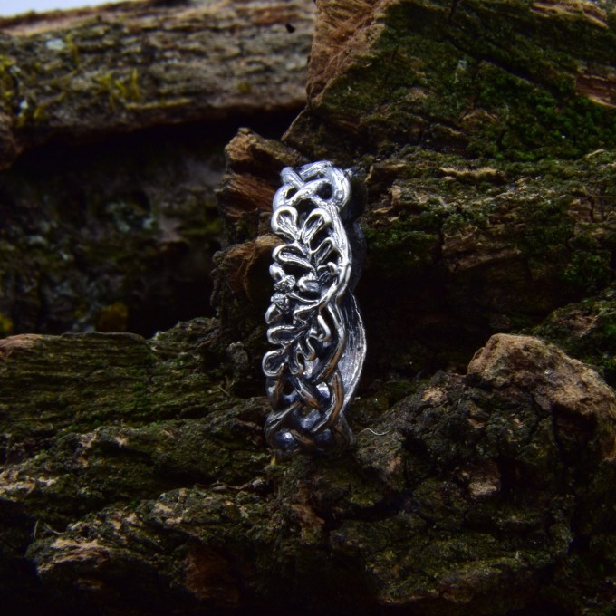 Gothic Knotwork Ring with Timeless Braided Elegance