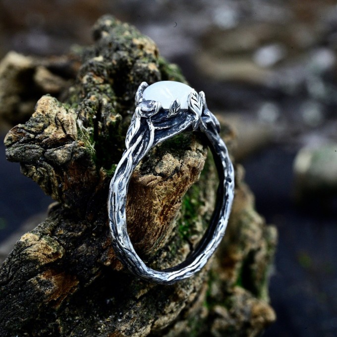 Elegant Gothic Ring with Moonstone Gemstone