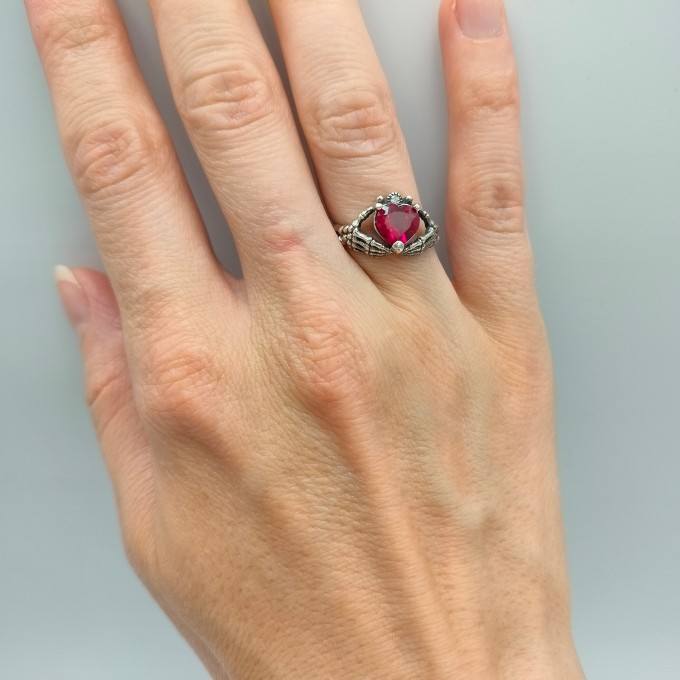 Heart-Shaped Ruby Ring - Gothic Charm in Dark Silver