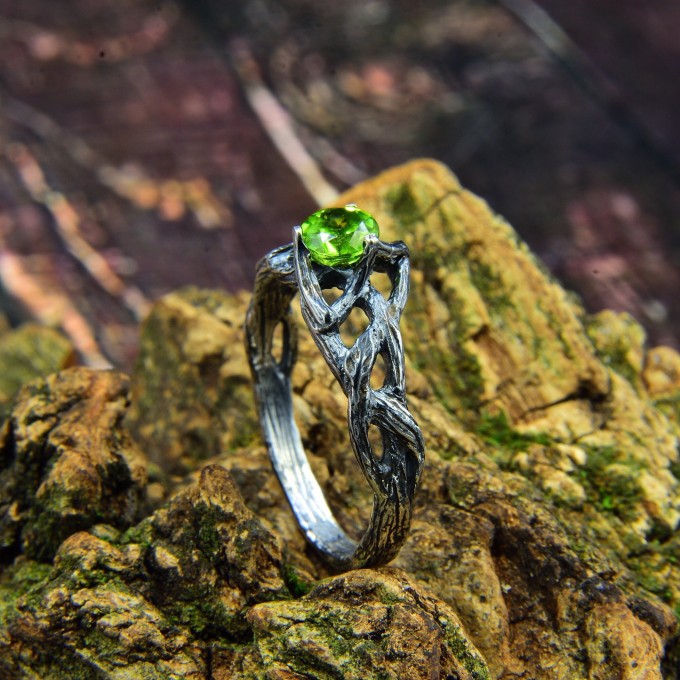 Forest Enchantment: Gothic Sterling Silver Ring with Vibrant Olivine