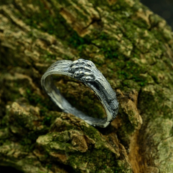 Textured Gothic Ring with Nature-Inspired Details