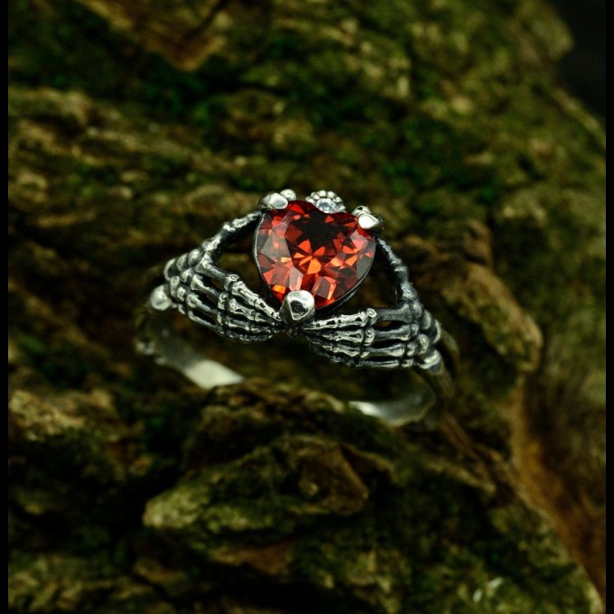 Crimson Red Garnet Ring – Gothic Silver Elegance