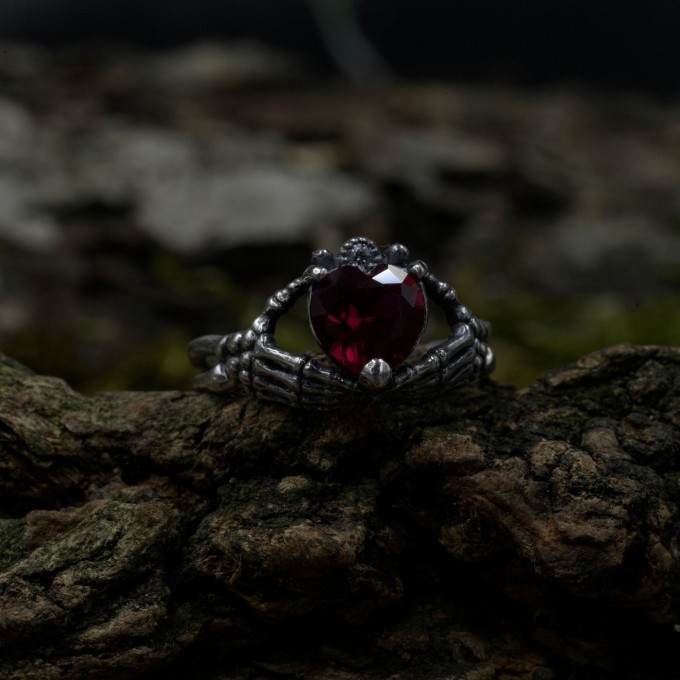 Heart-Shaped Ruby Ring - Gothic Charm in Dark Silver