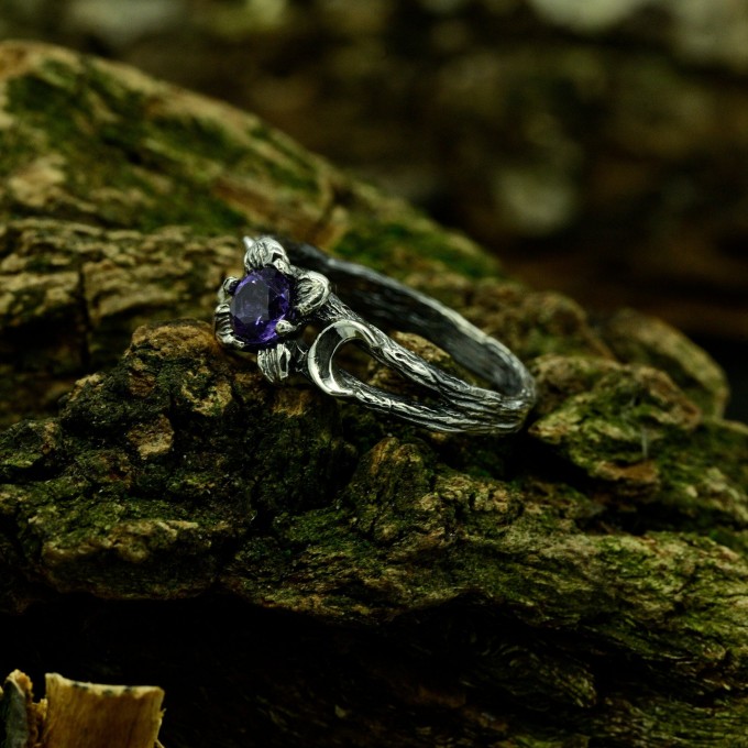 Gothic Amethyst Ring with Enchanted Leaf Design
