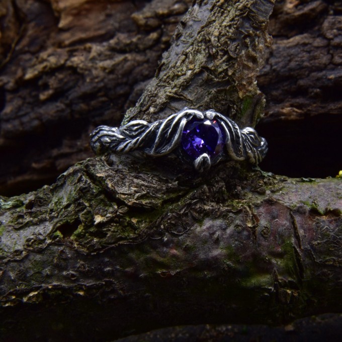 Twilight Vine: Gothic Sterling Silver Ring with Amethyst Gemstone