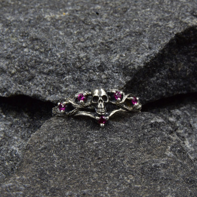 Dark Fantasy Tree Branch Ring with Ruby Skull for Women, Dark Nature Engagement Ring with Gothic Style, Pagan Wedding Ring for Her