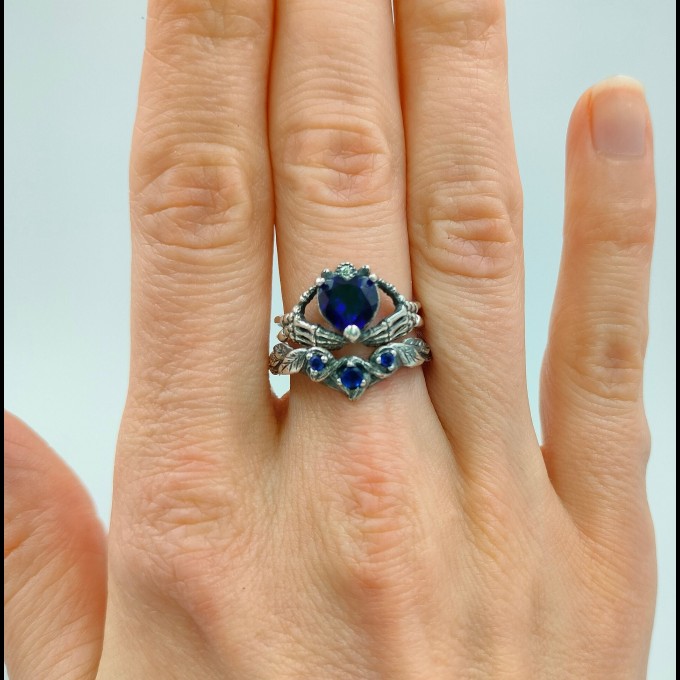 Twilight Majesty: Gothic Sterling Silver Ring with a Regal Sapphire