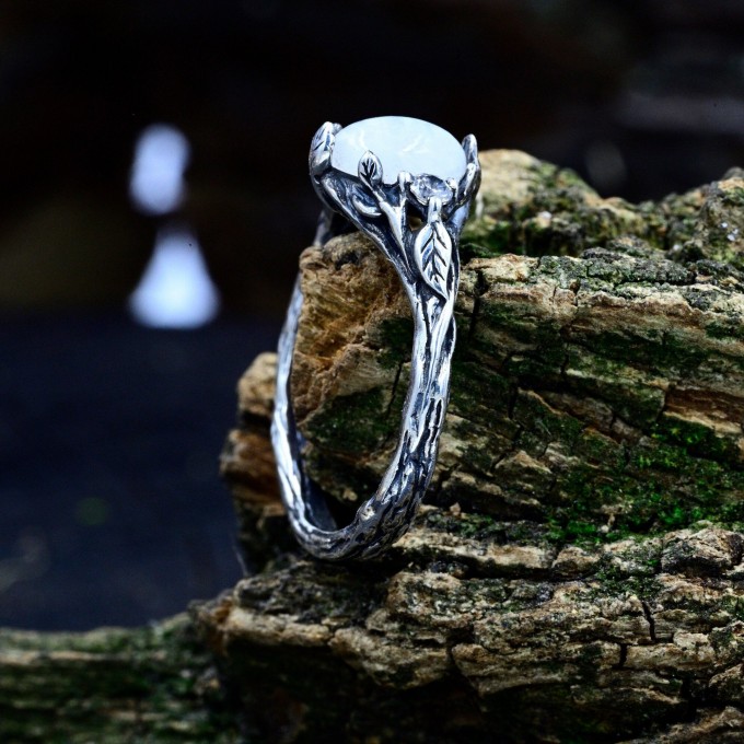 Elegant Gothic Ring with Moonstone Gemstone