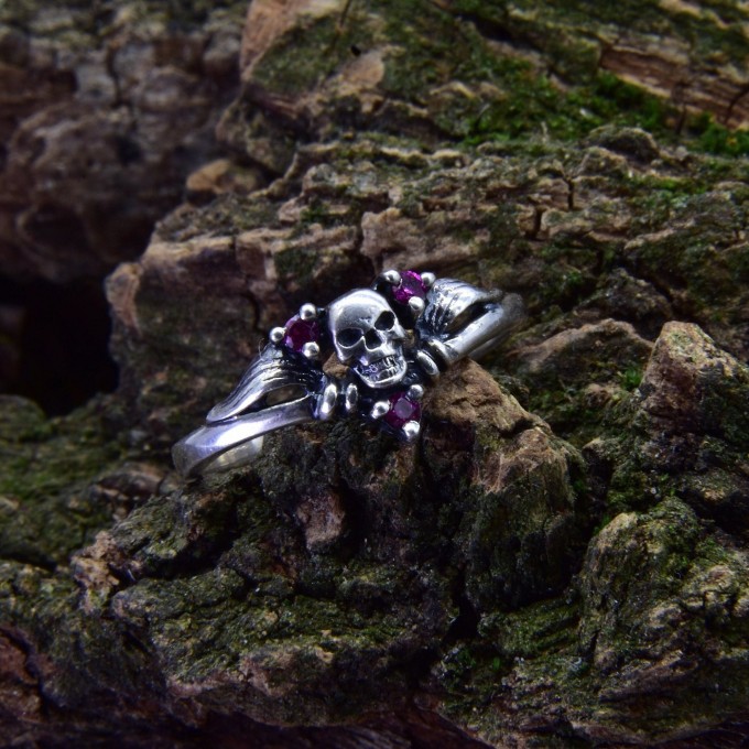 Reaper’s Crown: Gothic Sterling Silver Ring with Skull and Amethysts