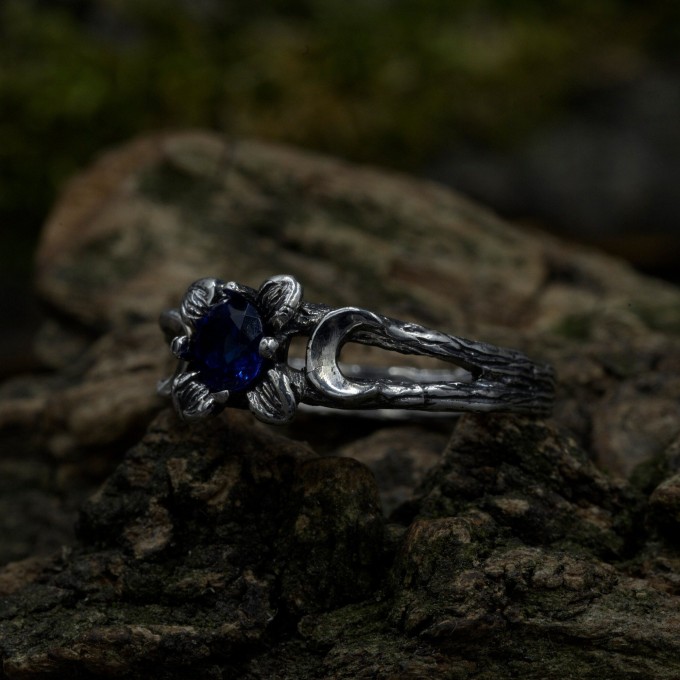 Stunning Silver Ring with Sapphire and Lunar Motif