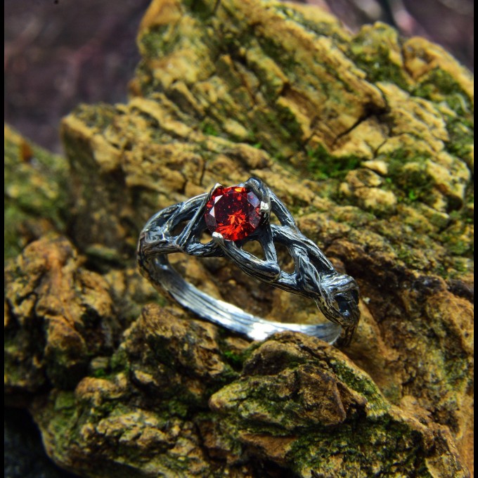 Elegant Gothic Ring with Garnet Gemstone