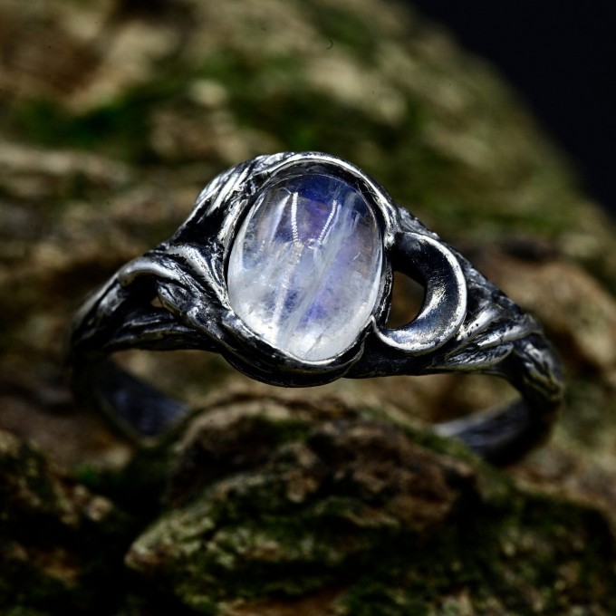 Elegant Moonstone Ring with Nature-Inspired Design
