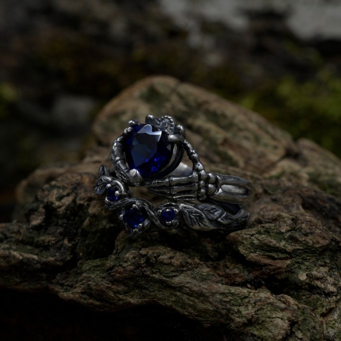 Twilight Majesty: Gothic Sterling Silver Ring with a Regal Sapphire