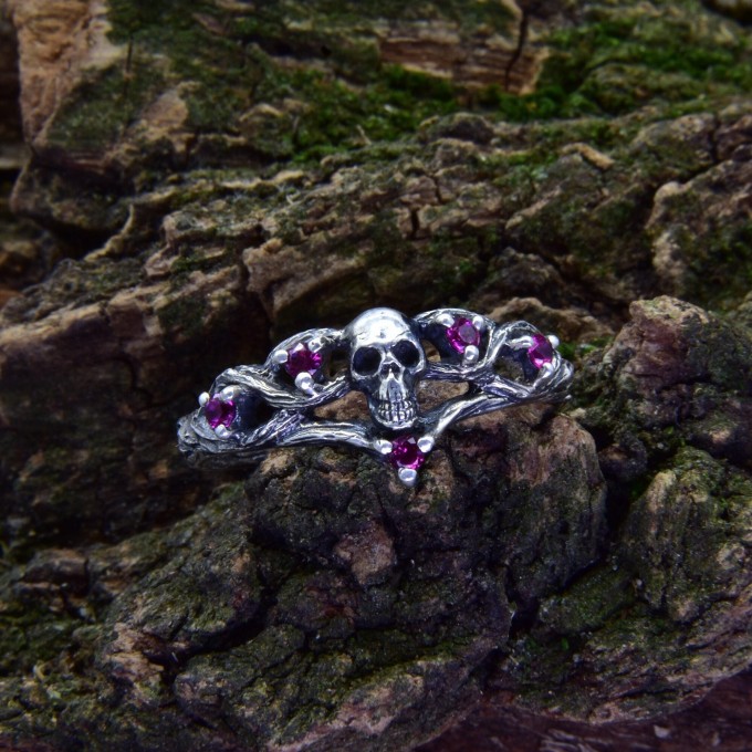 Crown of Shadows: Gothic Sterling Silver Ring with Skull and Amethysts