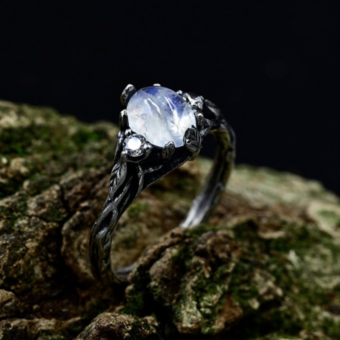Celestial Bloom: Sterling Silver Ring with a Radiant Moonstone