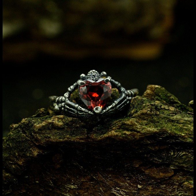 Crimson Red Garnet Ring – Gothic Silver Elegance