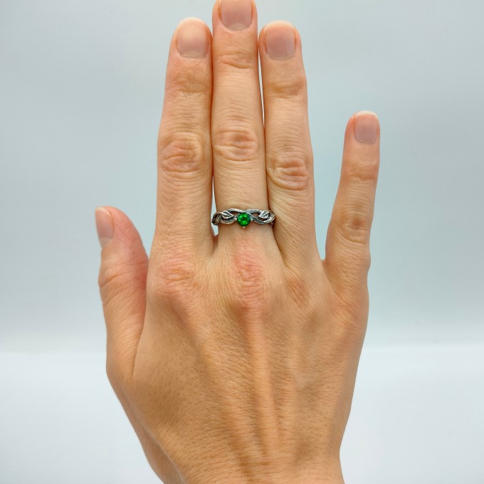 Gothic Emerald Ring with Enchanted Branch Design