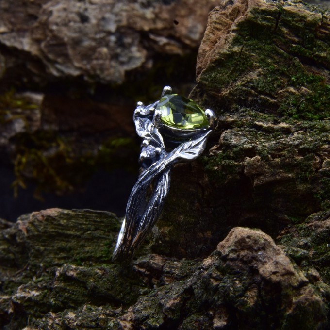 Gothic Silver Ring with a Vibrant Olivine Gemstone