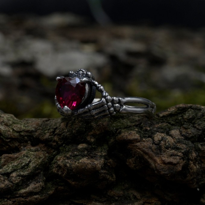 Heart-Shaped Ruby Ring - Gothic Charm in Dark Silver