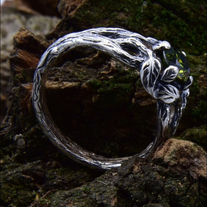 Nature-Inspired Gothic Ring with Peridot Gemstone