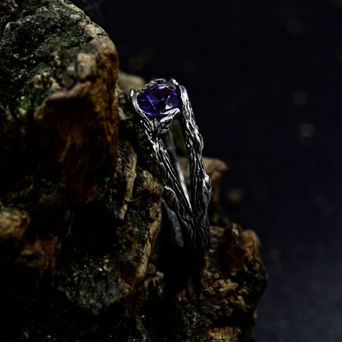 Gothic Silver Ring with Enchanting Amethyst