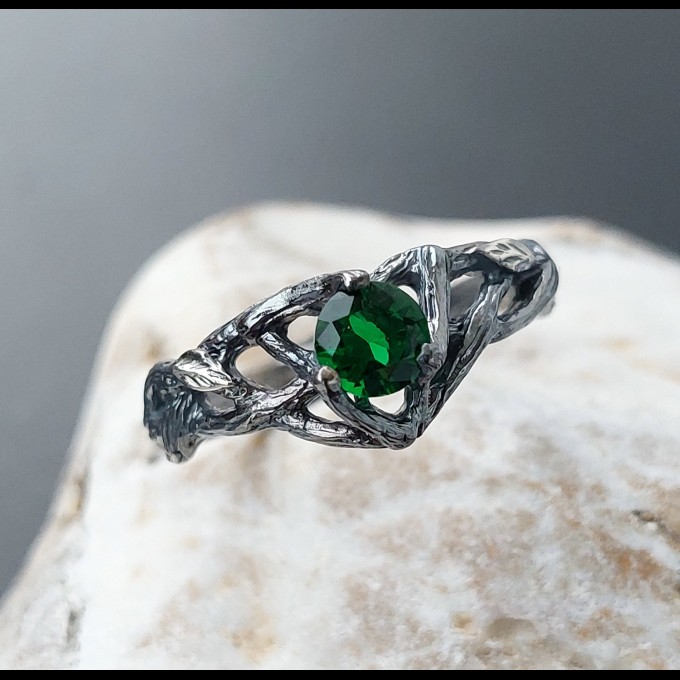 Gothic Silver Ring with Emerald and Leaf Motif