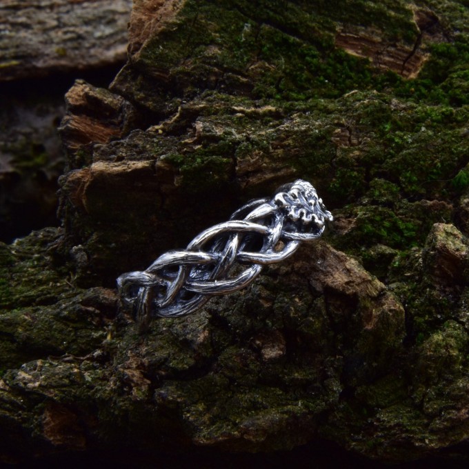Delicate Silver Band with Intricate Weaving Design