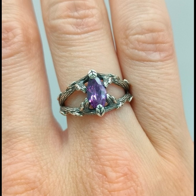 Gothic Amethyst Ring with Intricate Silver Craftsmanship