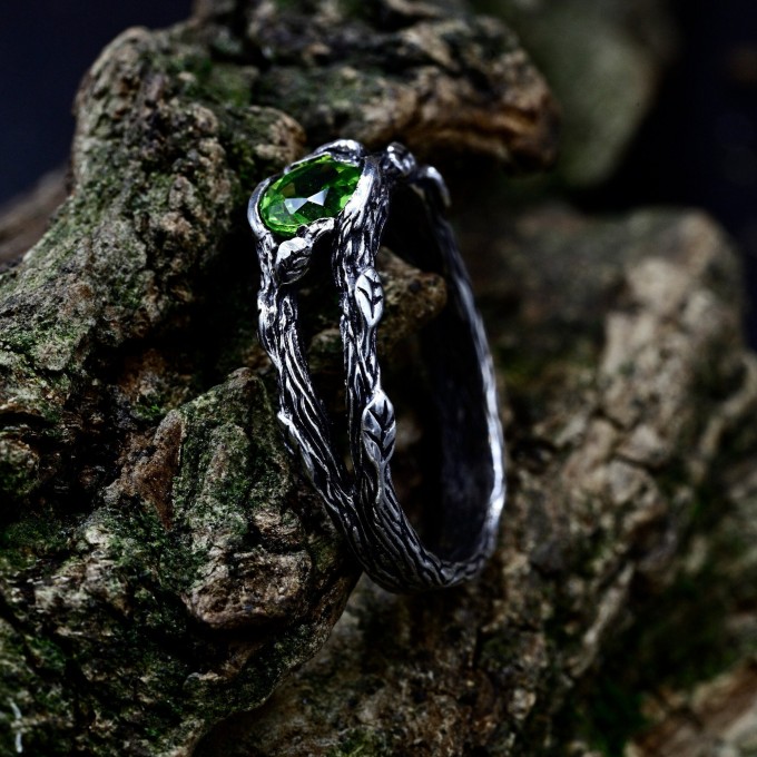 Emerald Flame: Gothic Peridot Ring of Strength