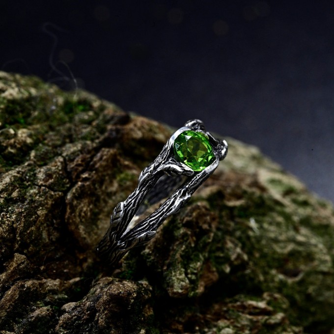 Emerald Flame: Gothic Peridot Ring of Strength