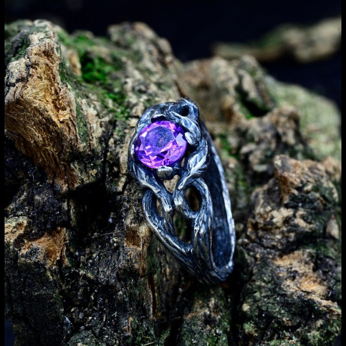 Gothic Amethyst Ring with Mystical Twisting Vine