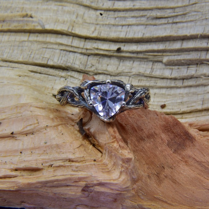 Elegant Gothic Ring with White Topaz Gemstone