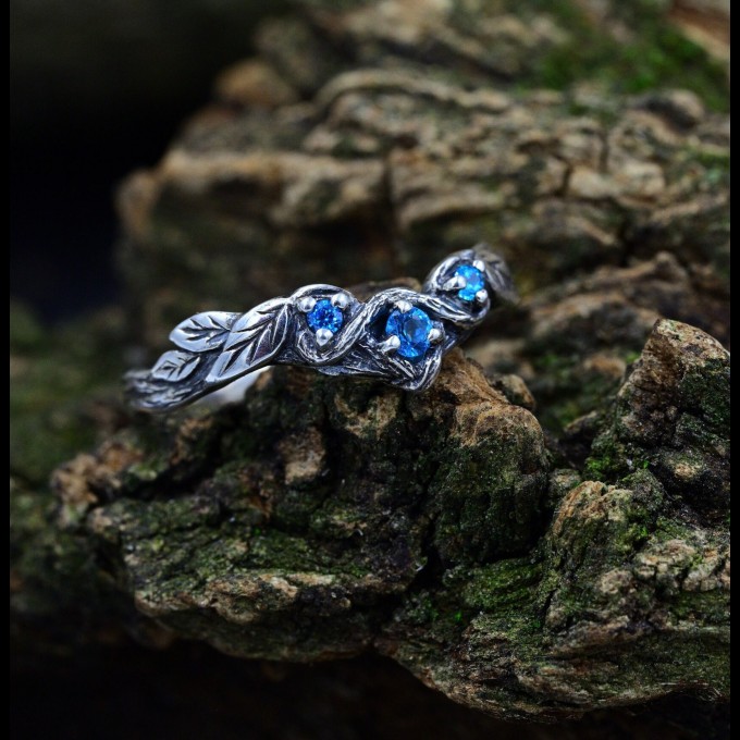 Elegant Vine Design Silver Ring Set with Blue Topaz