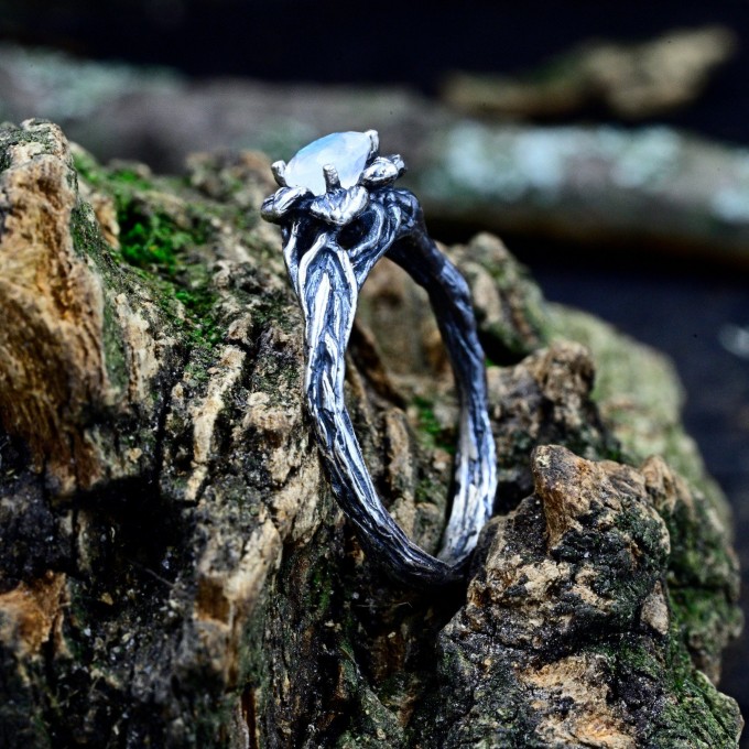 Elegant Gothic Ring with Moonstone Gemstone