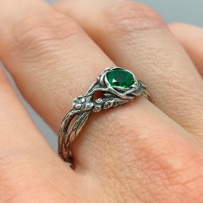 Organic Gothic Ring with Vibrant Emerald