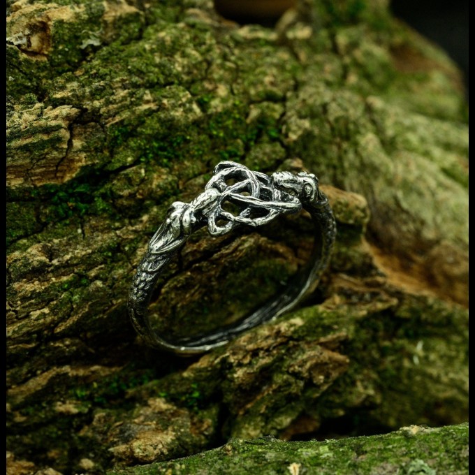 Gothic Celtic Knot Ring with Intricate Elegance