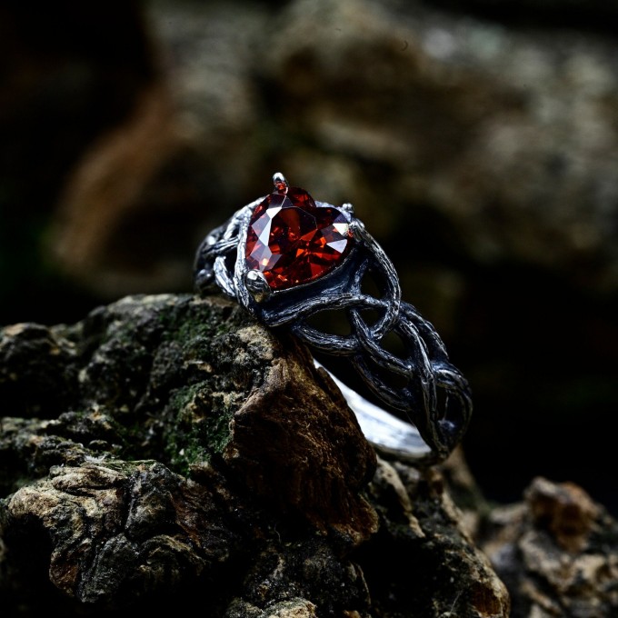 Dark Crimson Garnet Ring – Gothic Elegance in Silver