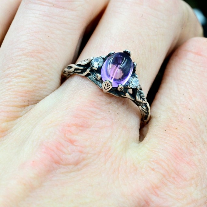 Gothic Amethyst Ring with Elegant Twisting Motif