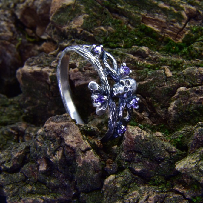 Majestic Gothic Crown Ring with Amethysts