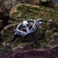 Skull-Inspired Gothic Ring in Silver – Embrace the Shadows