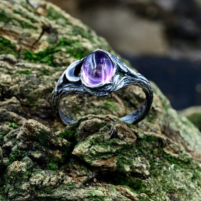 Handcrafted Silver Ring Featuring a Radiant Amethyst