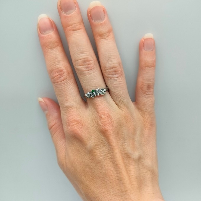 loral Gothic Ring with Dazzling Aquamarine Gemstone