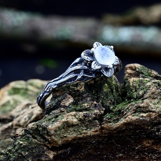 Elegant Gothic Ring with Moonstone Gemstone