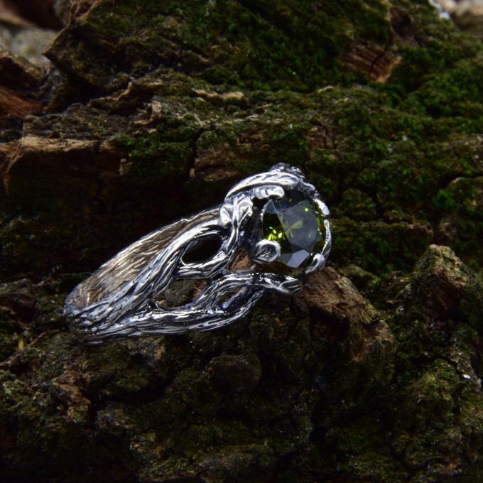 Nature-Inspired Gothic Ring with Peridot Gemstone